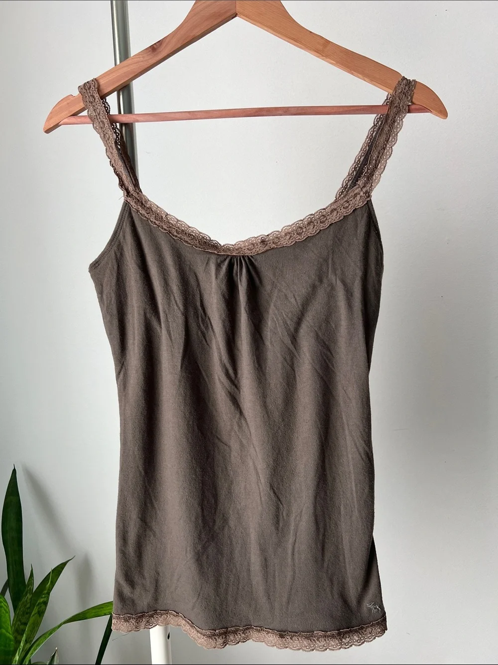 Abercrombie & Fitch build in bra Lace-Trim Cotton Camisole - Brown M